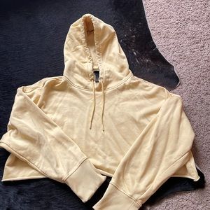 Cropped yellow hoodie from H&M
